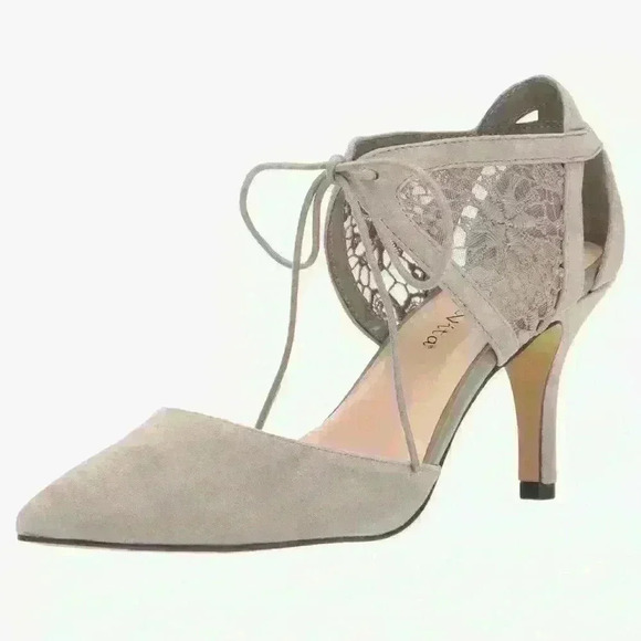 New in box Bella Vita Women’s Heels in Stone Kid Sued Demi Size 8N - Picture 7 of 7